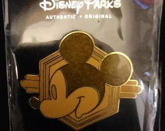 Mickey Mouse 2018 Disney Store Golden Memories Official Disney Parks Trading Pin