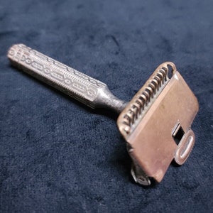 Vintage Antique Collectible Ever Ready Shaving Safety Razor England Single Edge