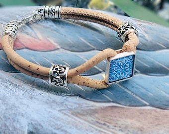 Kurken armband met Portugese tegels: milieuvriendelijke veganistische sieraden