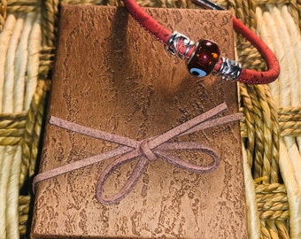 Natural Cork Bracelet with Evil Eye Charm and a Magnetic Lock.  Great Valentines Gift! send to friend!