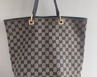 Gucci Monogram Tote Bag – Schicke Vintage Schultertasche mit Lederverzierung