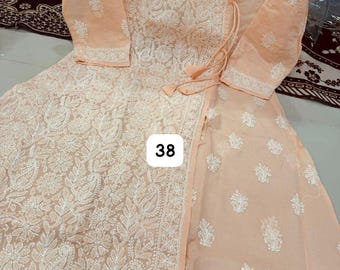 Elegante Chikankari Angarkha Kurti / Chikankari Angarkha Kurti hecho a mano / Elegante Kurta de algodón bordado para mujer / Conjunto étnico indio
