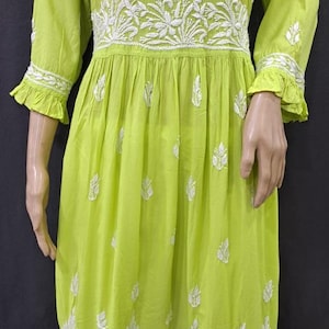 Vestido Chikankari Kurti bellamente elaborado para ropa étnica femenina