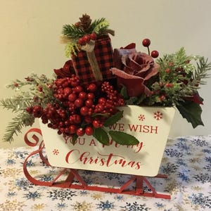 Santa&#39;s Sleigh Centerpiece