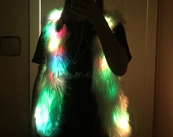 White Women Christmas LED Fur Coat Stage Costumes Nightclub Outwear Dancer Jackets Size Amosfun led Jacket Glow in The Dark Outfits for Women Rainbow boa Holographic Light up