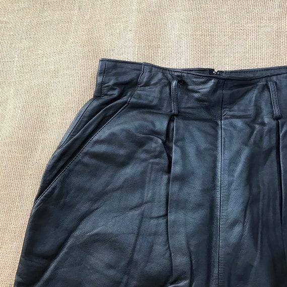 Vintage Leather Skirt with Pockets Size 8 Black R… - image 4