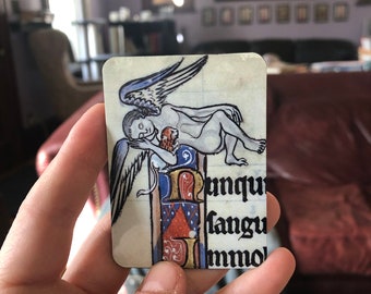 Kühlschrankmagnet, Engel und Katze, mittelalterliche Kunst, süßes Kätzchen-Geschenk, historische Zeichnung, dezent glitzernde glänzende Oberfläche, Heimdekoration, Marginalien, Weihnachten