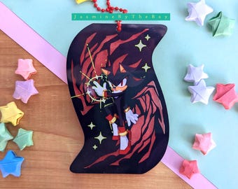 以下が含まれることがあります： 黄色い星が散りばめられた、暗赤色と黒色の背景に、赤いマントと黄色い目をした黒と赤のキャラクターが立っている。キャラクターは光る球体を手に持っている。キャラクターは暗赤色と黒色のオーラに包まれている。キャラクターはビデオゲームのキャラクターである。画像の左上隅には「Jasmine By The Bay」というテキストがある。