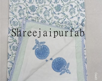 Dohar van katoen met bloemenprint: Omkeerbare Indiase quilt met handbedrukte blokken