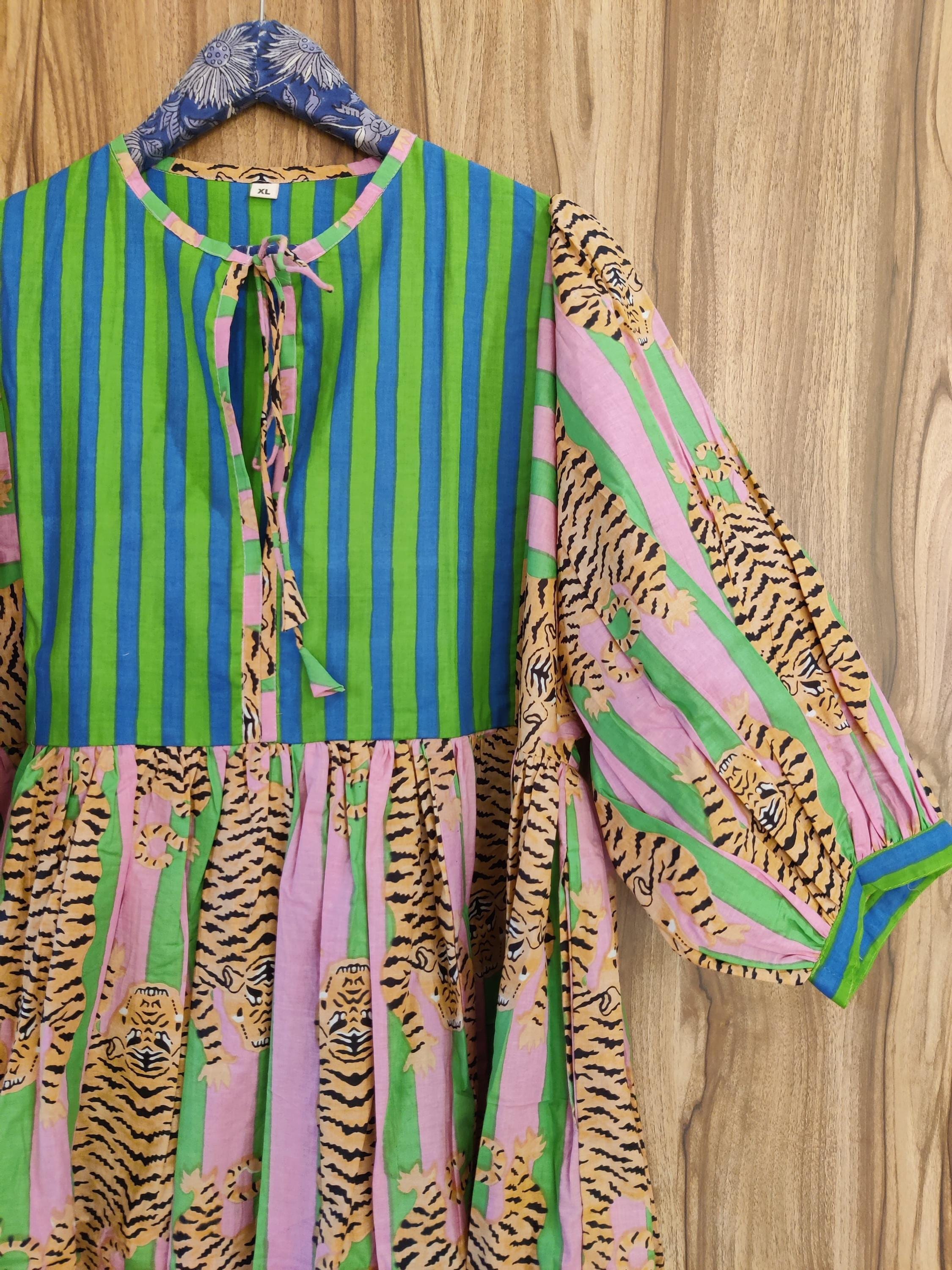 Abito in garza di cotone con stampa a blocchi: abito mini/midi a righe con tigre