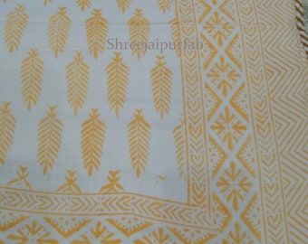 Doharkatoen met bloemenprint: omkeerbare handblokquilt