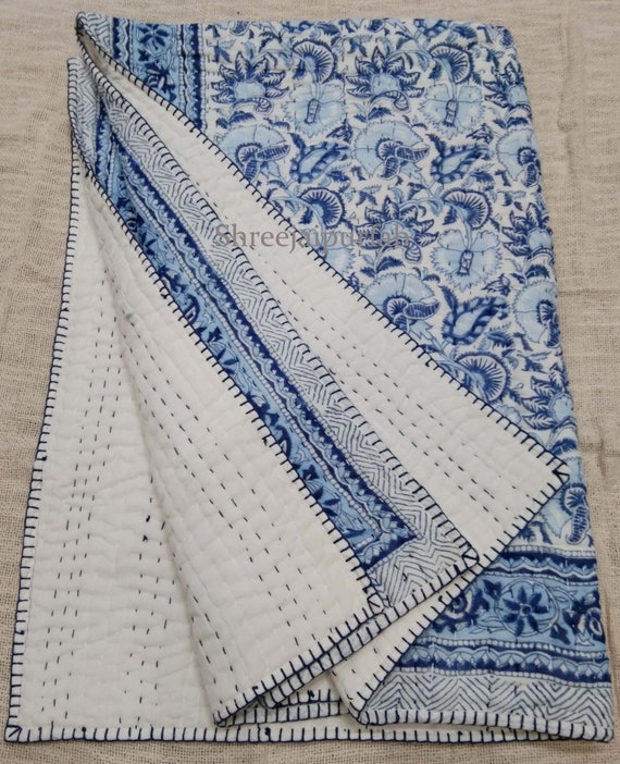 ハンドブロックプリントベビーキルト：インド綿の花柄ブランケット