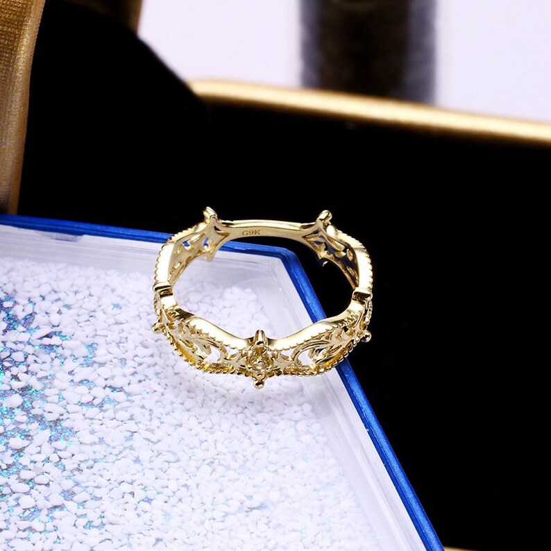 9K Yellow Gold Vintage Gold Leaf Ring Hollow Leaf Ring Wide Band Vintage European Lace Ring Vintage Ring with White Topaz