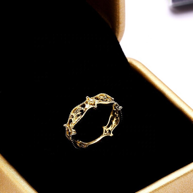 9K Yellow Gold Vintage Gold Leaf Ring Hollow Leaf Ring Wide Band Vintage European Lace Ring Vintage Ring with White Topaz