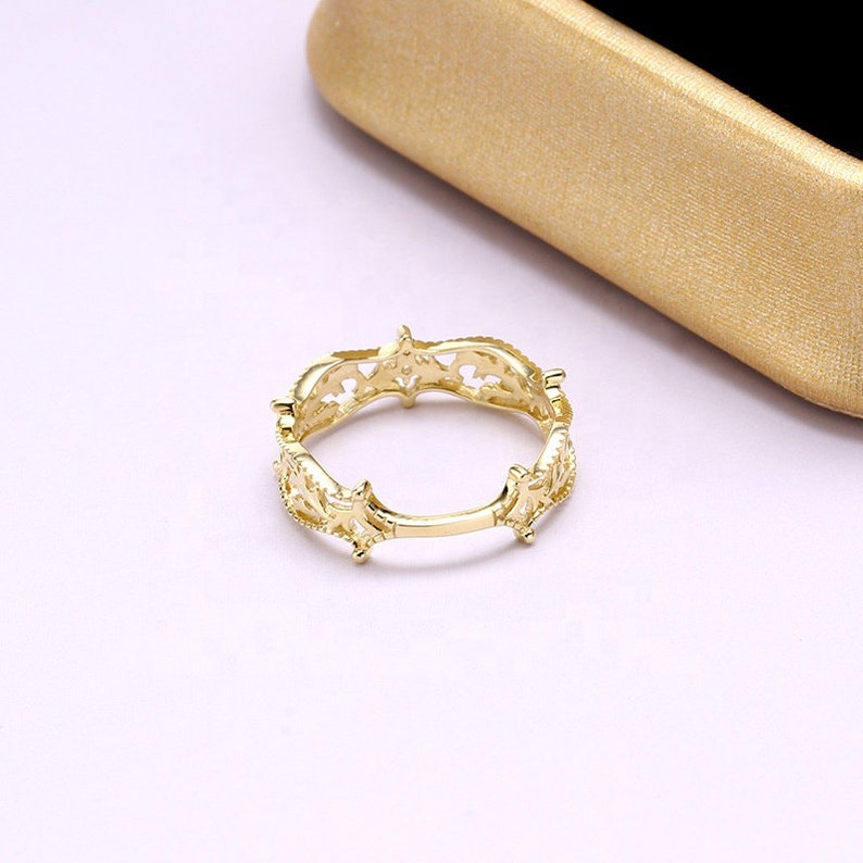 9K Yellow Gold Vintage Gold Leaf Ring Hollow Leaf Ring Wide Band Vintage European Lace Ring Vintage Ring with White Topaz