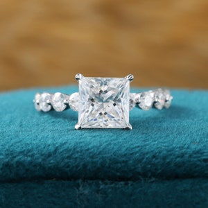 Princess Moissanite Diamond Wedding Ring, 3CT Princess Cut Moissanite Floating Bubble Shaped Shared Prong Set Ring, 14K Solid Gold Ring