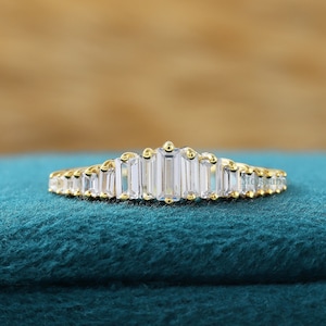 Moissanite Baguette Diamond Ring / 14K Gold Graduating Baguette Diamond Nesting Wedding Band / Baguette Moissanite Diamond Tiara Ring Band