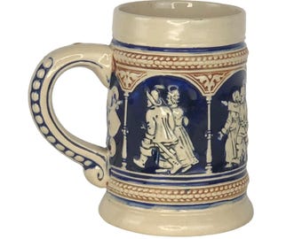 Caneca de cerveja miniatura vintage azul e branca com alça