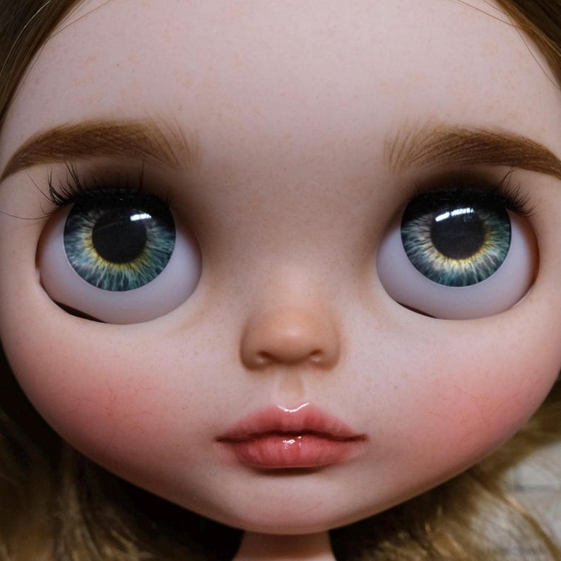 Blythe doll en verre avec effet scintillant J J9