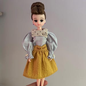 Blythe Doll Light Blue Top Yellow Embroidered Skirt Set – also Fits Licca & Similar Dolls