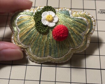 mother‘s day gift handmade embroiled seashell shape badge brooch