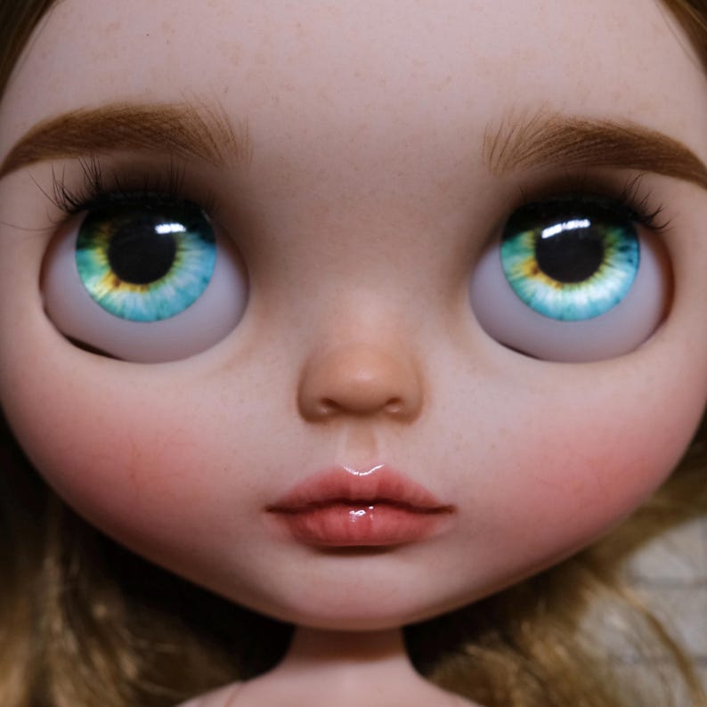 Blythe doll en verre avec effet scintillant J J2