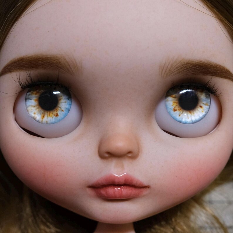 Blythe doll en verre avec effet scintillant J J8