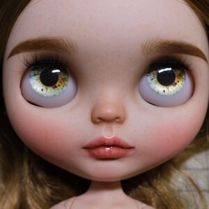 Blythe doll en verre avec effet scintillant J J4