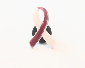 Pin de solapa con lazo de concientización sobre el cáncer de garganta, color burdeos y blanco, Mes de concientización de abril