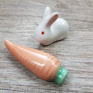 Calligraphie de repose-pinceau kawaii, lapin et carotte