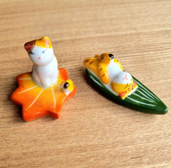 Adorables figurines de chat sur un repose-brosse à feuilles Porte-baguettes  Repose calligraphie Porte-pinceau/repose-pinceau de maquillage -  Canada