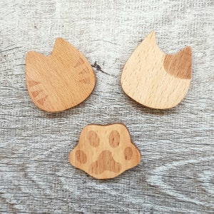 Repose-brosse en bois pour chaton | Empreinte de patte | Repose calligraphie | Porte-baguettes |