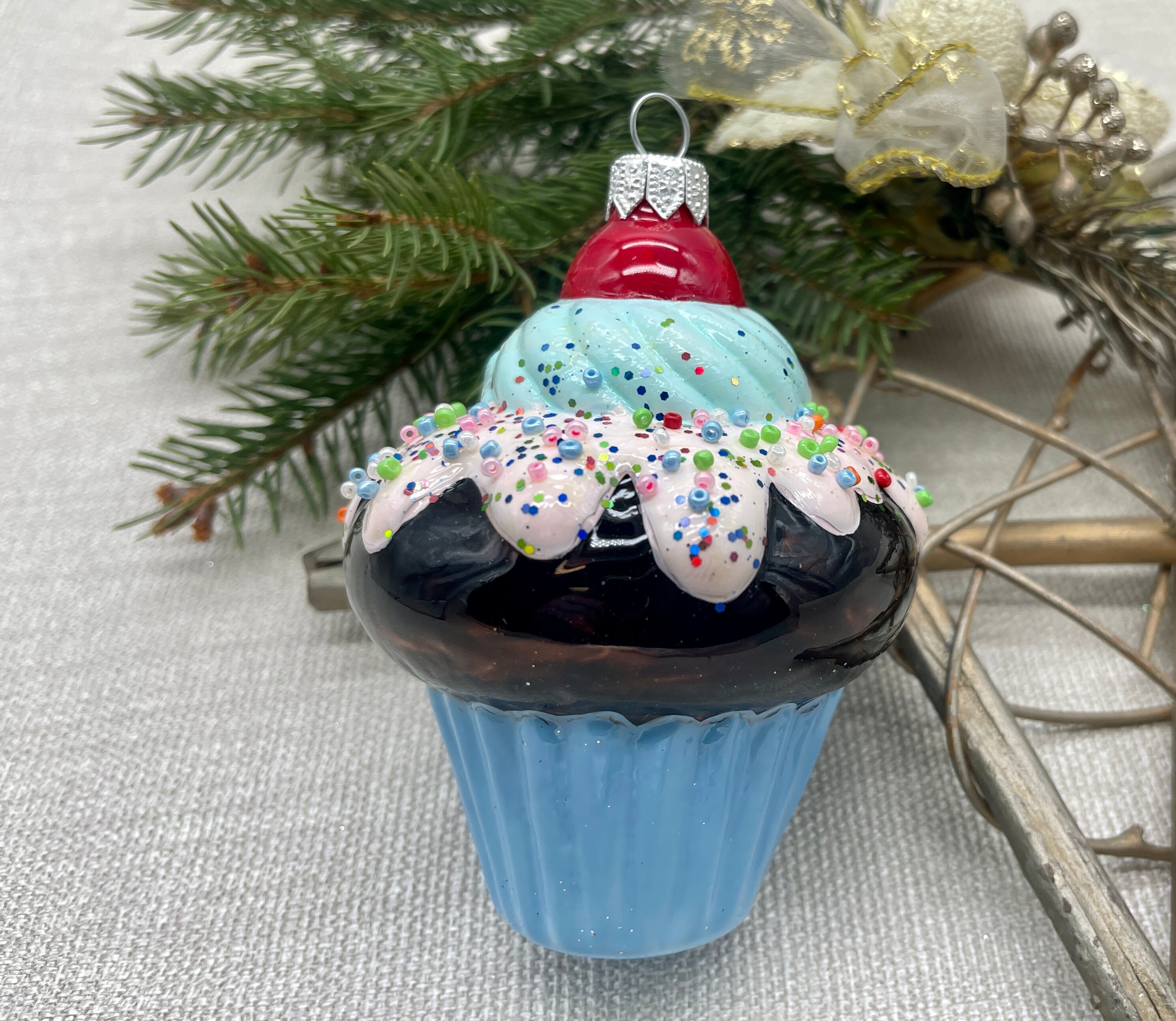 おいしいカップケーキのクリスマスガラスオーナメント、クリスマス吹き