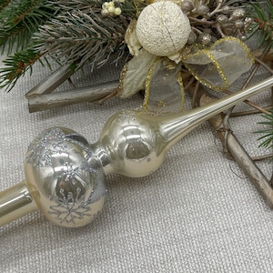 Small Beige Christmas glass tree topper 7 inch, vintage tree topper Christmas, Glass Finial Christmas Tree top, Festive Spire Ornament decor