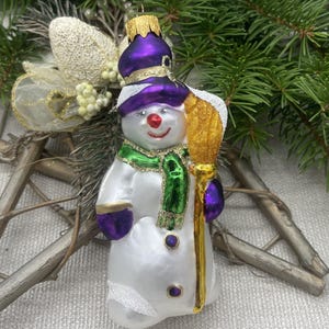 Snowman Christmas glass ornament, family christmas ornament, friend christmas gift, new home christmas ornament 2025 - Festive Holiday Decor