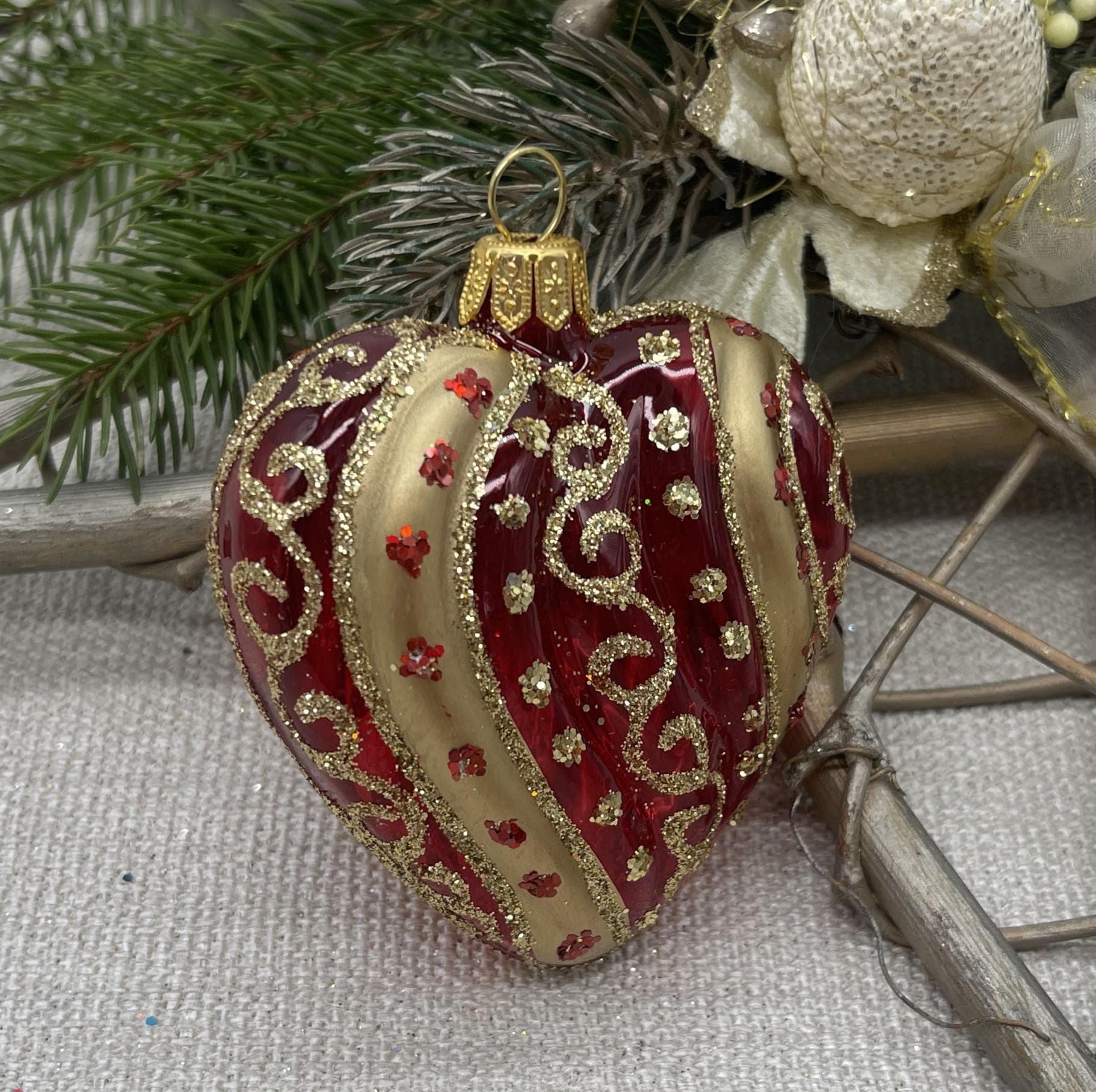 赤いハートのクリスマスガラスオーナメント、家族へのクリスマス