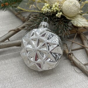 Flower Christmas glass ornament,family christmas ornament,friend christmas gift,new home xtmas ornament 2024-Festive Holiday Decor