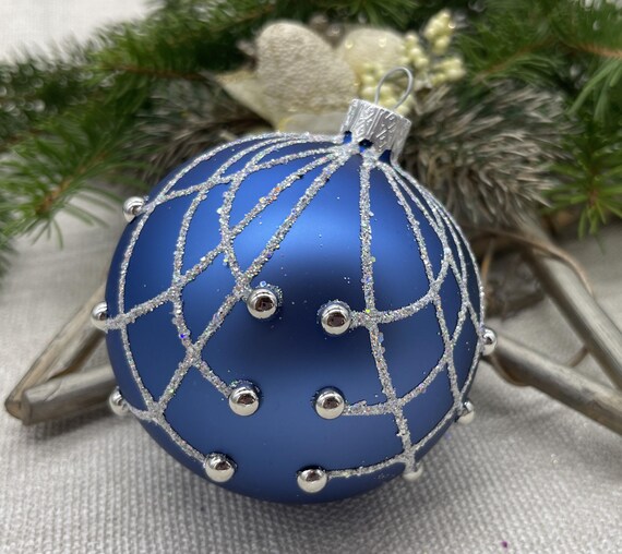 ブルーのクリスマスガラスボールオーナメント、手描きのクリスマス