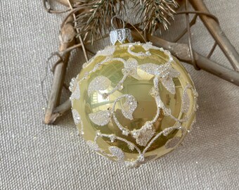 黄色のクリスマスガラスボールオーナメント、手描きのクリスマスガラス