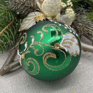 Green Christmas glass ball ornament, Hand painted Xtmas glass decorations, traditional XMAS glass ornament, crafted Xtmas handmade 2025