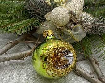 グリーンとゴールドのグリッターのクリスマスガラスリフレクター