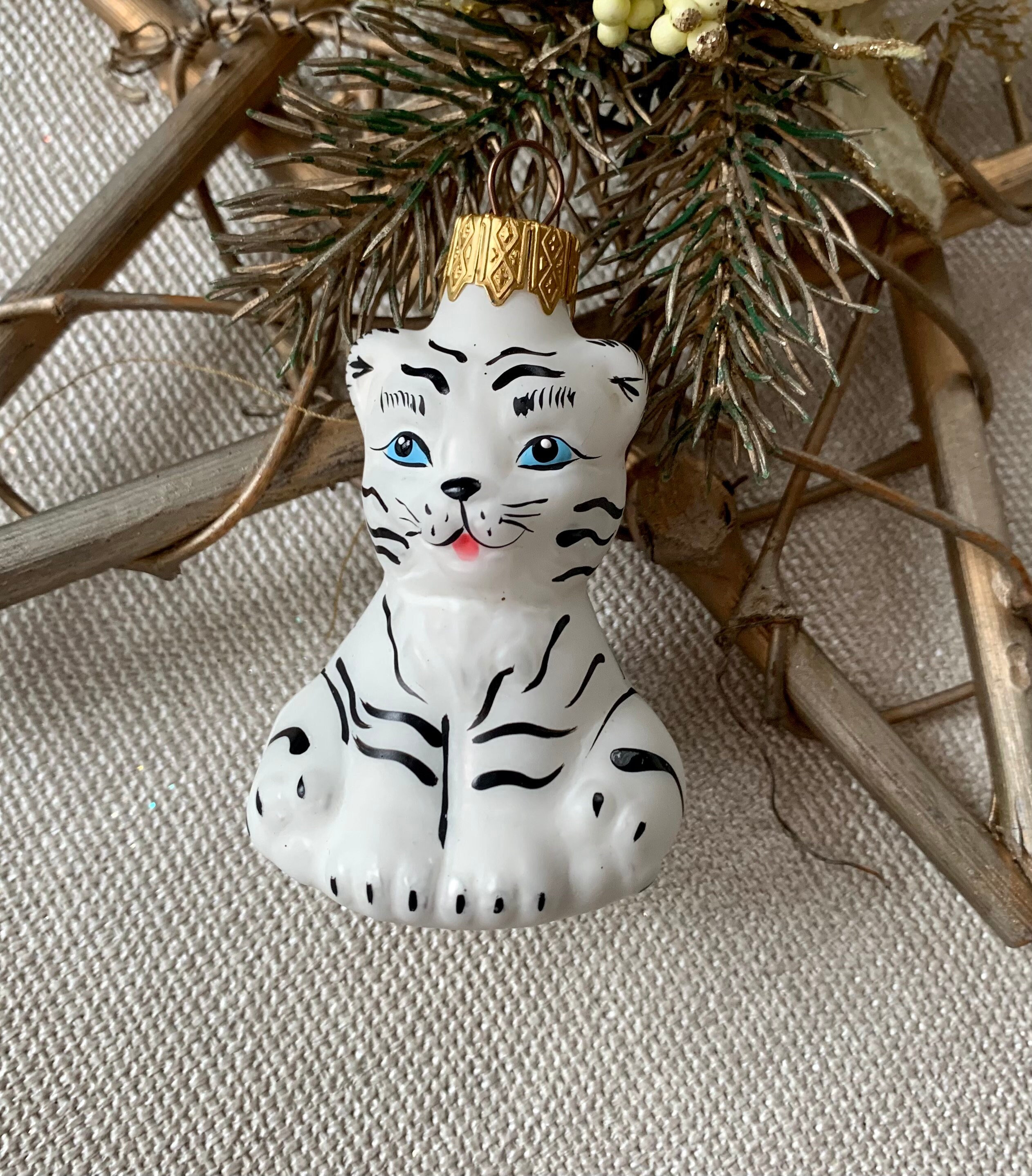 リトルタイガーのクリスマスガラスオーナメント、吹きガラスの手描きの