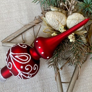 Small red Christmas glass tree topper 8 inch, vintage tree topper Christmas, Glass Finial Xmas Tree top, Festive Spire Ornament, Tree decor
