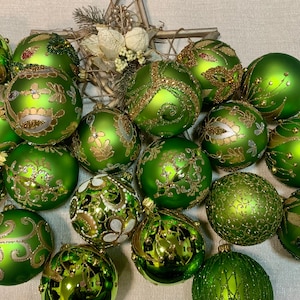12 green assorced Christmas glass balls ornaments, Hand painted Christmas glass decorations, XMAS glass ornament, crafted Christmas handmade