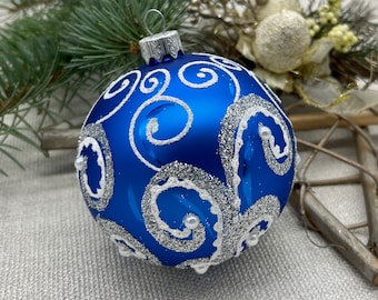 青い花の手描きのクリスマスガラスオーナメント、手作りのクリスマス