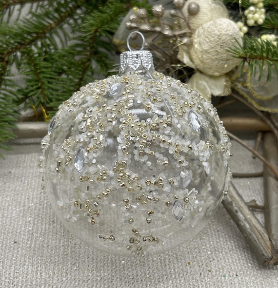 Weißer transparenter Glas-Weihnachtsschmuck – handgefertigte gestreifte Kugel – eleganter Baumschmuck – moderne Weihnachtsdeko