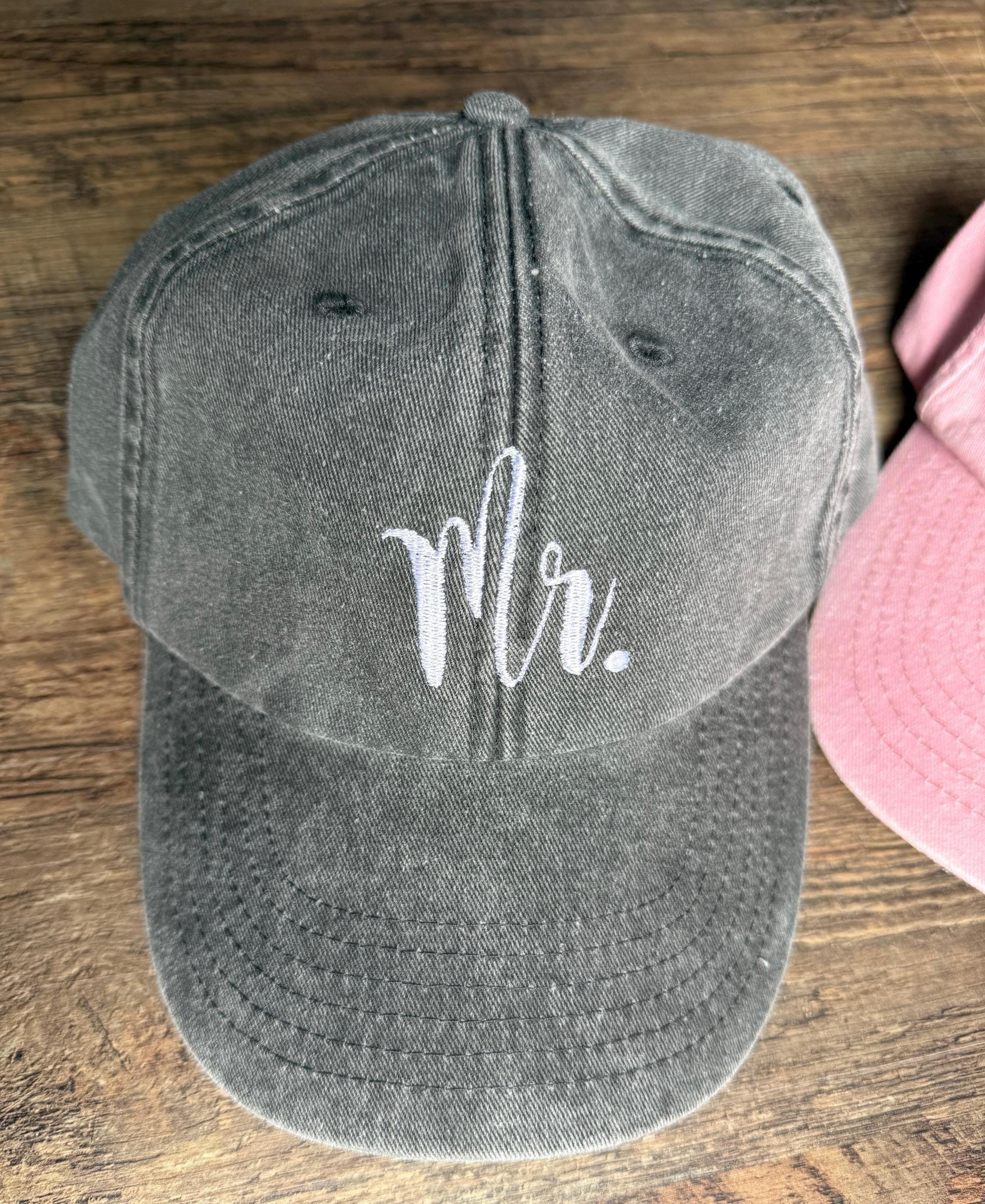 Mr. & Mrs. Baseball Cap Set – Personalized Partner Caps 