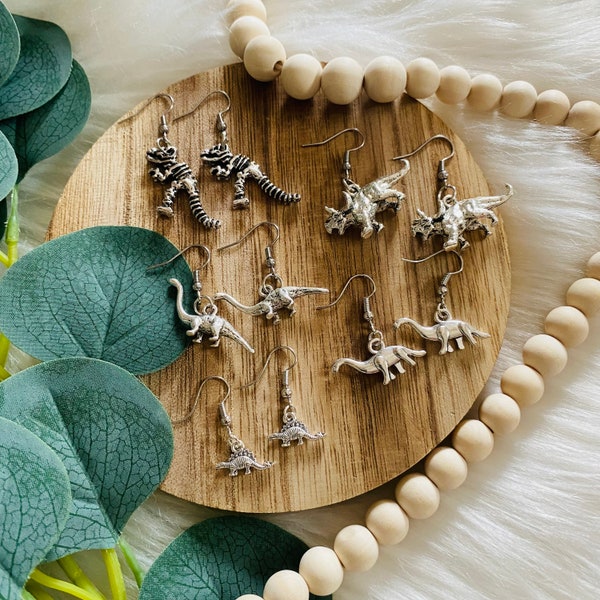 Rock Chain Earrings Small Grass - Dinosaur Design
