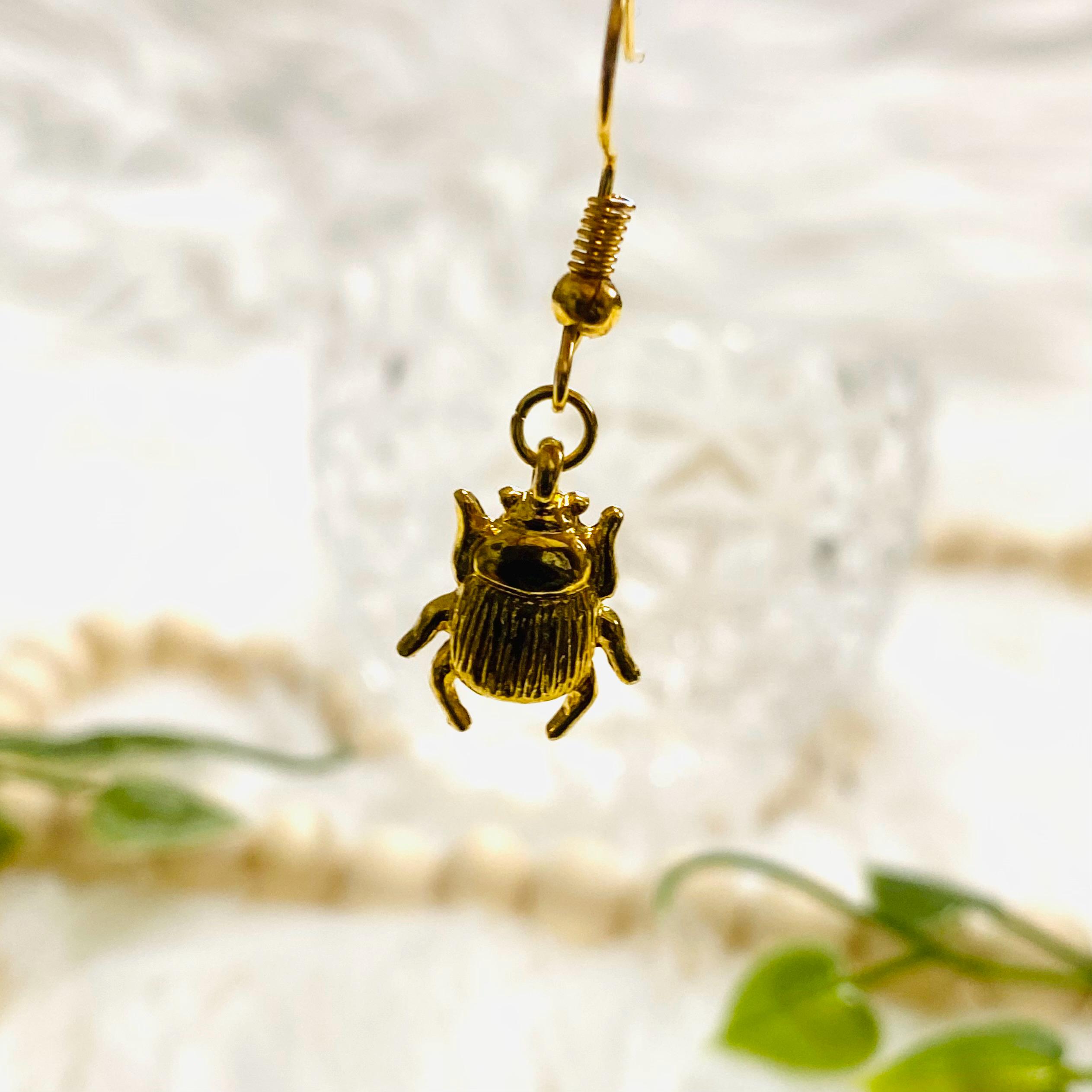 金色のカブトムシのイヤリング - Etsy 日本