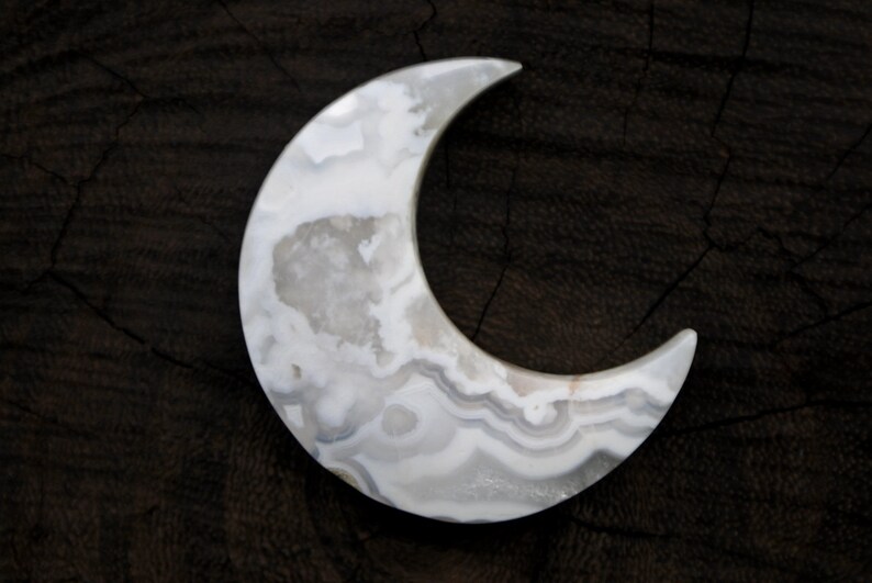 White Lace Agate Crystal Moon Gemstone Moon Amulet Gifts Crescent Moon Carving half moon Druzzy Agate Moon Witchy Gifts Crystal Grid